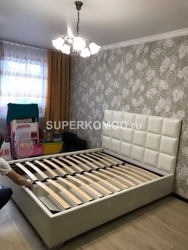 Кремовая двухместная кровать под заказ