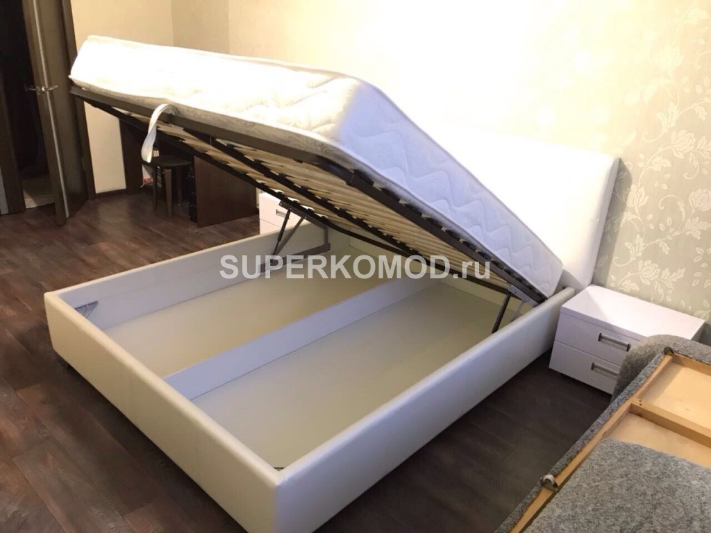 Белая кровать с подъемным механизмом на заказ