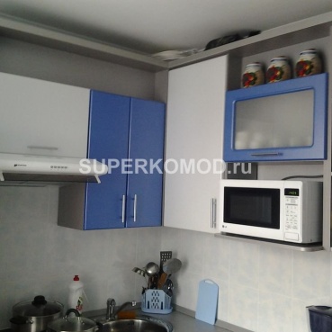 Угловая синяя кухня на заказ Угловая синяя кухня на заказ