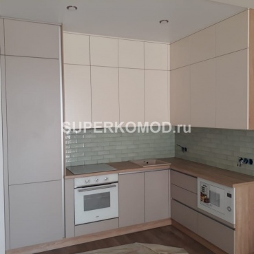 Маленькая угловая кухня под дерево с мойкой из искусственного камня Маленькая угловая кухня под дерево с мойкой из искусственного камня