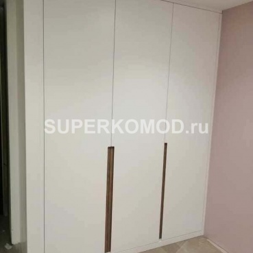 Шкаф белый двухсекционный Шкаф белый двухсекционный