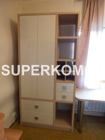 Мебель для детской из светлого дерева