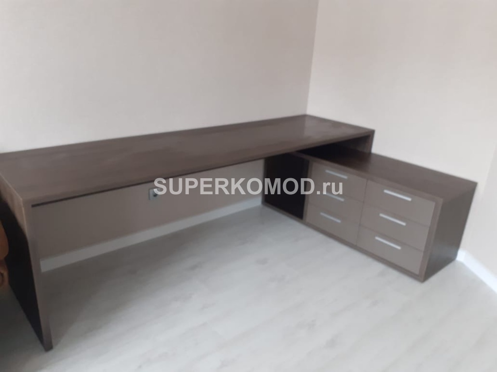 Стол компьютерный с тумбой