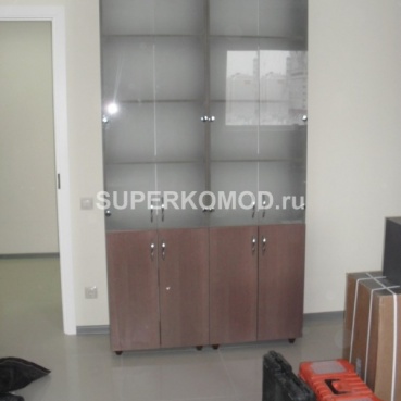 офисный шкаф с матовыми стеклами в Барнауле